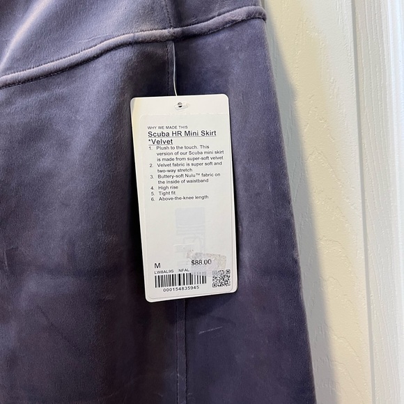 Lululemon Scuba High Rise Mini Skirt Velvet Nightfall Size Medium NWT - Picture 2 of 5